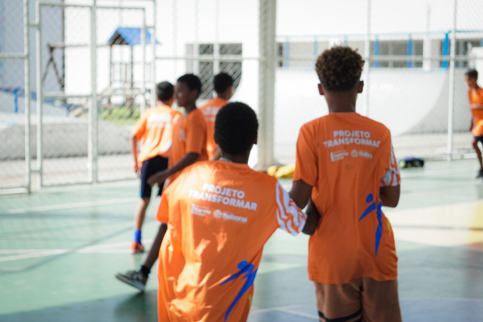 Projeto Transformar leva aulas de Futsal para crianças no bairro Ampliação