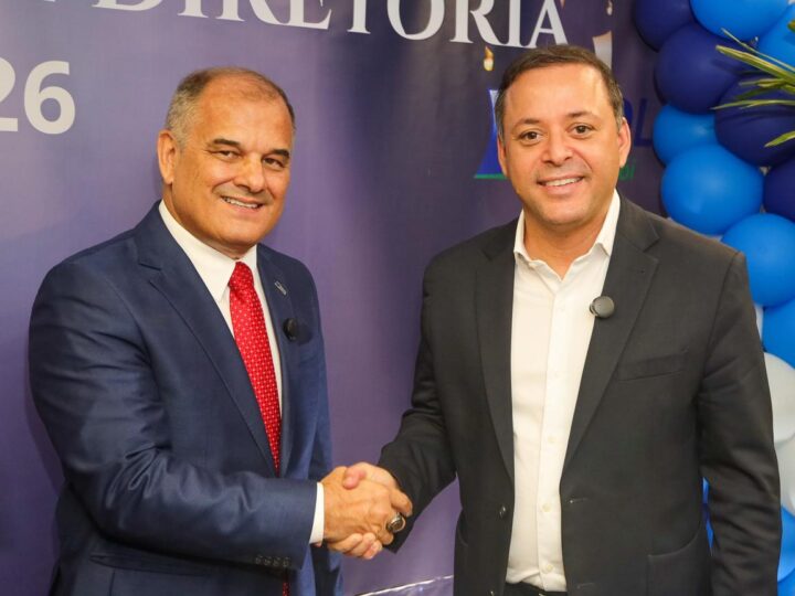 Prefeito Rodrigo Neves participa da posse da nova diretoria da CDL