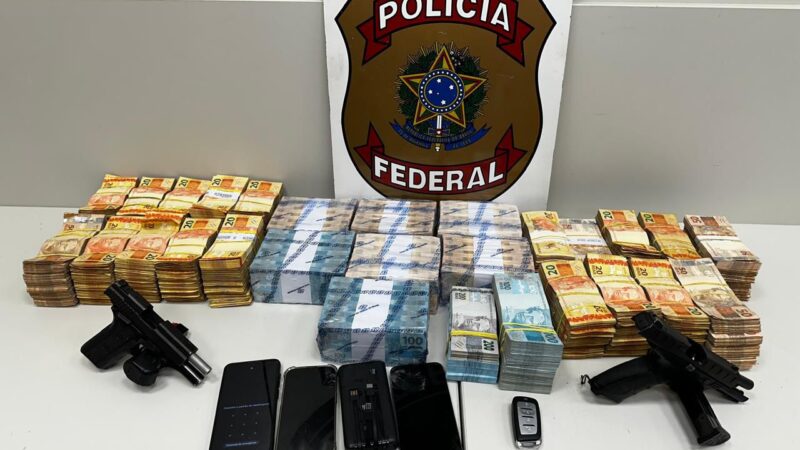 Polícia Federal Prende Cinco Homens e Apreende R$ 800 Mil em Operação no Centro de Niteroi
