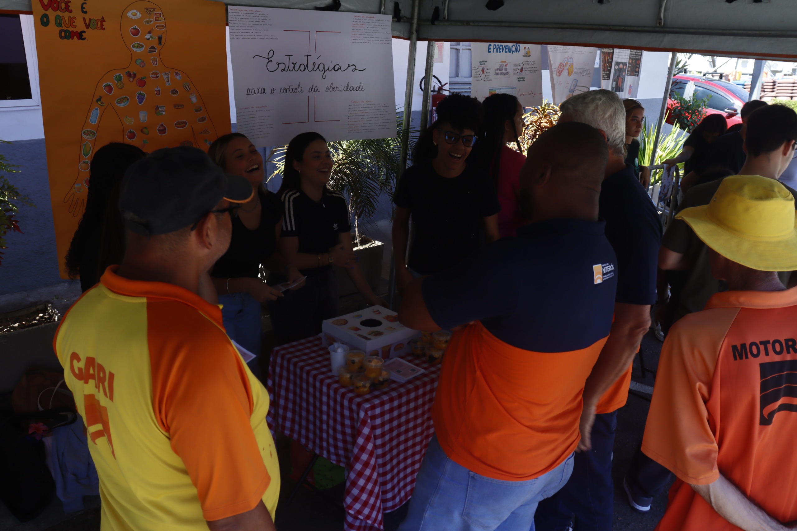 Companhia de Limpeza de Niterói e Unilasalle realizam evento sobre saúde na sede da empresa