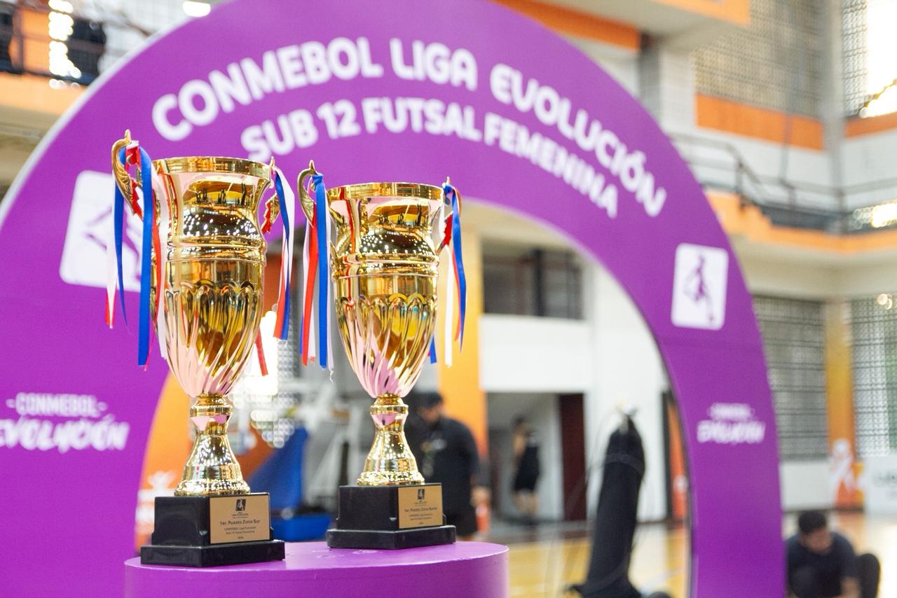 CT Niterói Joga em Rede sedia finais da Liga Evolución Sub-12 de futsal feminino e Brasil termina como vice-campeão