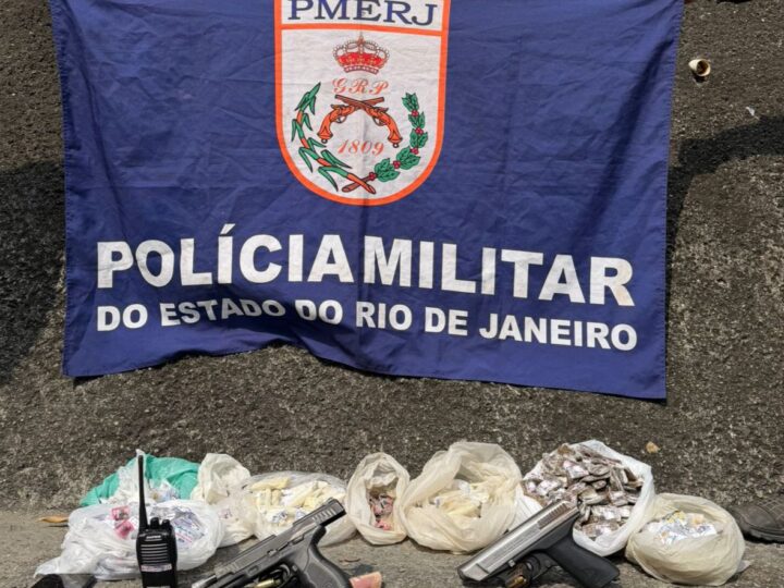 Apreensão de armas e drogas em Duque de Caxias termina com três detidos