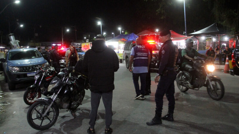 Prefeitura realiza operação de ordenamento na Praça da Trindade