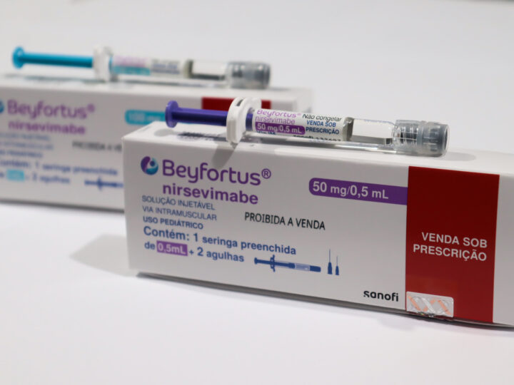 Saúde de São Gonçalo vacina contra bronquiolite e pneumonia