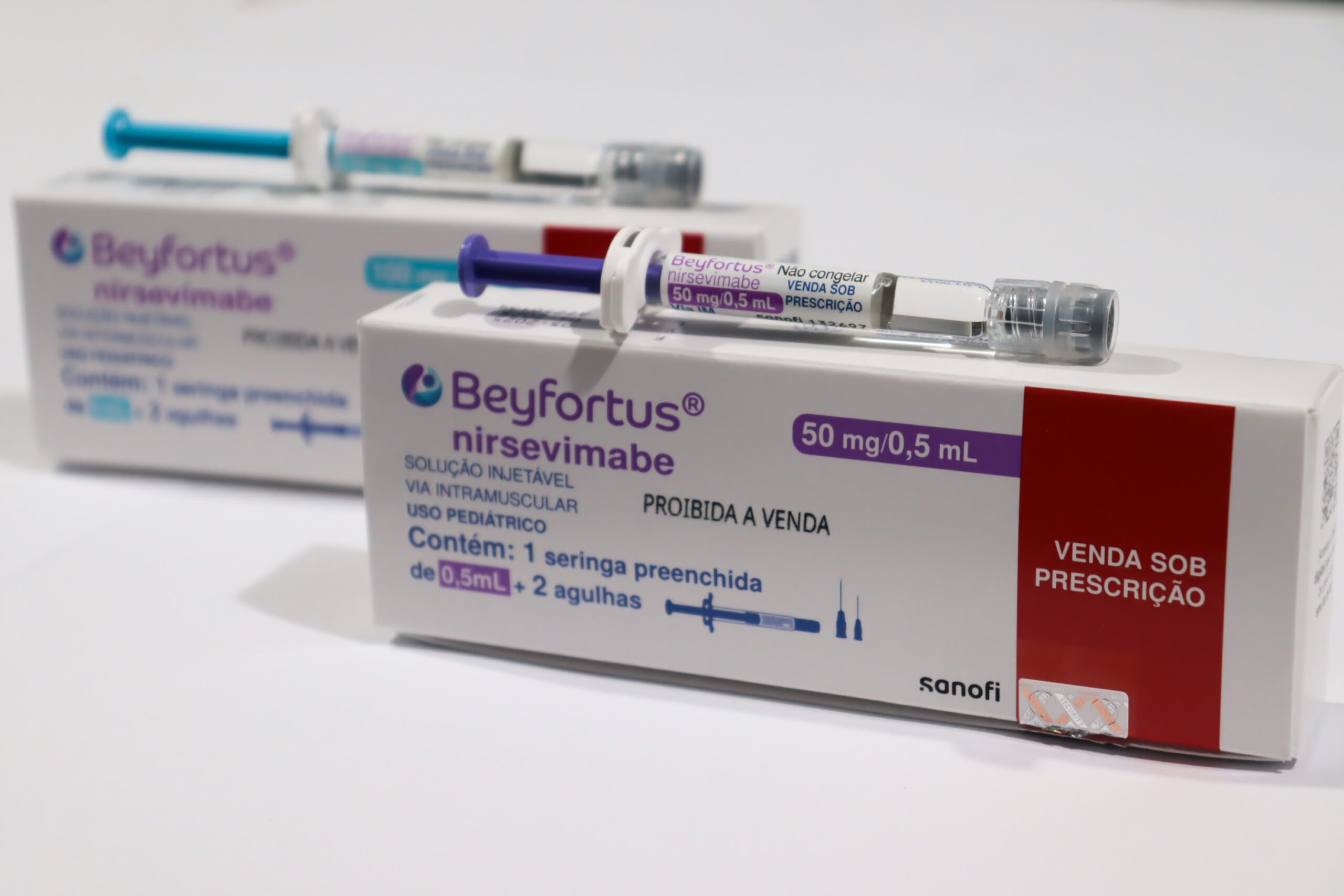 Saúde de São Gonçalo vacina contra bronquiolite e pneumonia