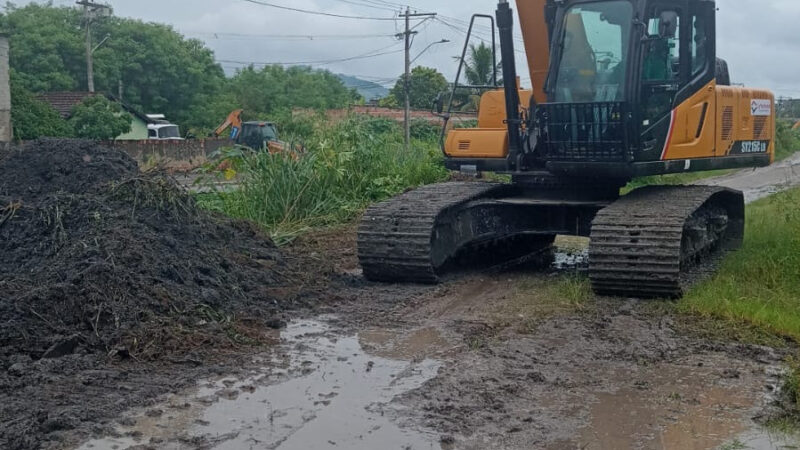 Limpa Rio segue a todo vapor retirando sedimentos de rios em São Gonçalo