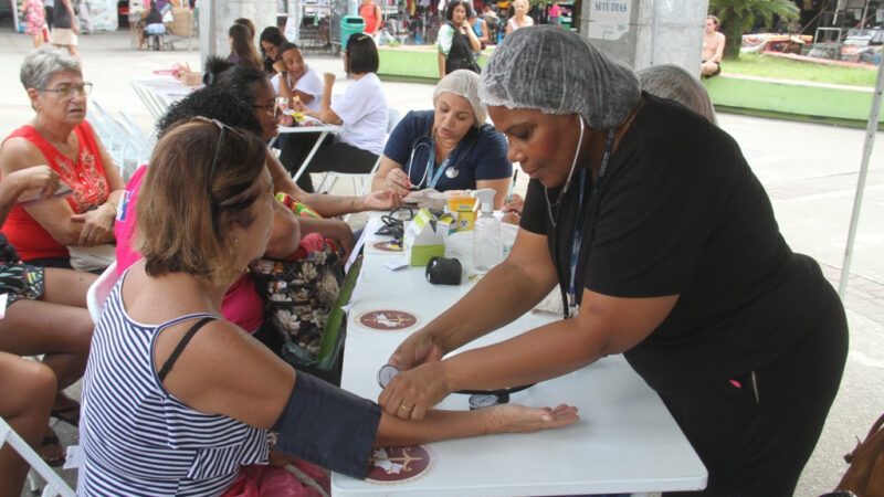 São Gonçalo realiza ação social em prol das mulheres no Centro
