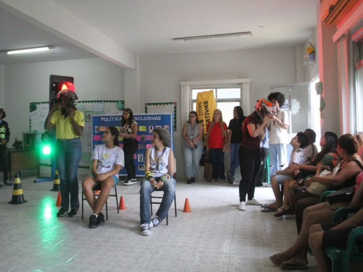 Secretaria de Transportes leva conscientização a alunos da APAE em São Gonçalo
