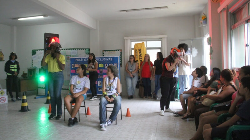 Secretaria de Transportes leva conscientização a alunos da APAE em São Gonçalo