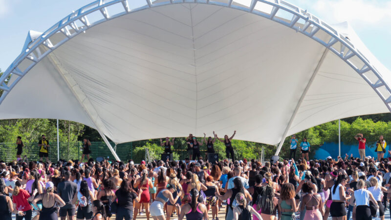 Aulão de Ritbox reúne centenas de participantes no Parque RJ Nosso Sonho, em São Gonçalo