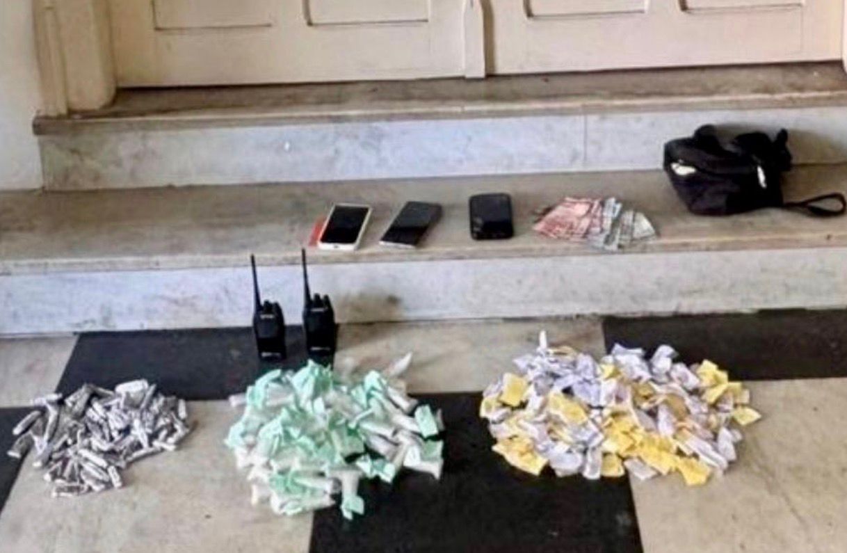 12ºBPM apreende drogas e prende três suspeitos na Ilha da Conceição, em Niterói