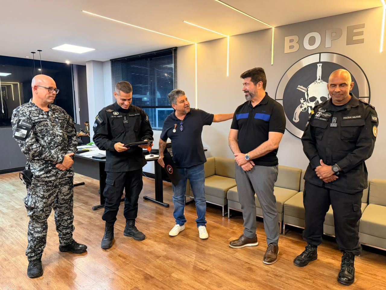 Maricá recebe medalha do Bope por apoio às ações de segurança pública