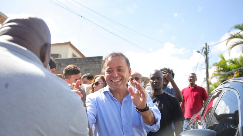 Prefeito de Niterói vistoria obras de contenção de encostas do Morro do Pires