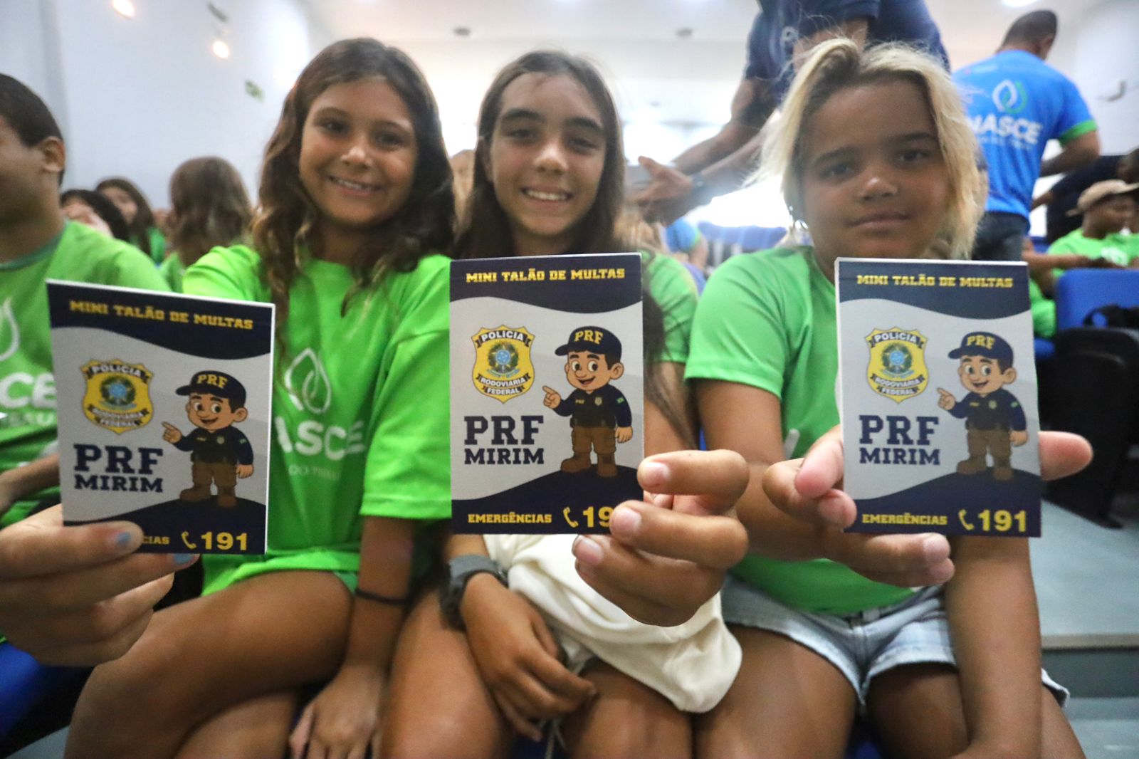 Projeto Pega a Visão leva jovens a vivência com a PRF e amplia horizontes profissionais em Niterói