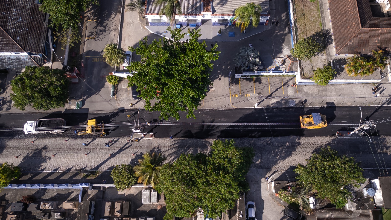 Prefeitura avança com recapeamento e leva melhorias à Avenida Hermínio Moreira