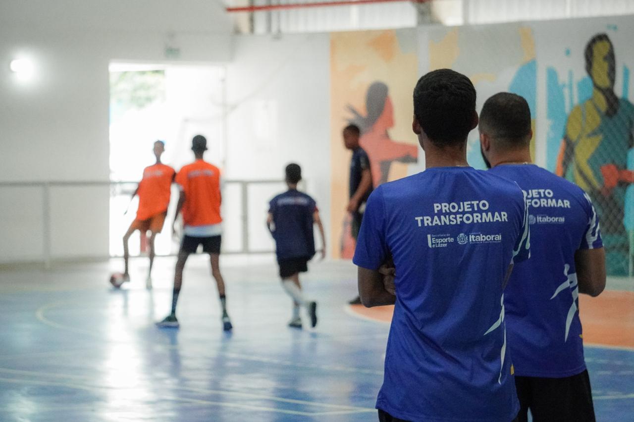 Prefeitura de Itaboraí incentiva o esporte com aulas de futsal no Ginásio Esportivo
