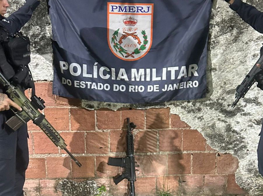 Fuzil calibre 5,56 é apreendido após confronto no Morro do Castro, em São Gonçalo