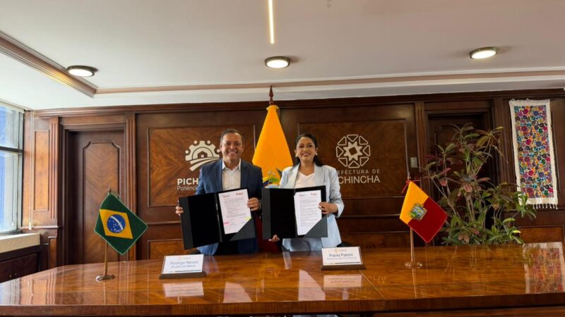 Prefeito de Niterói e presidente da Rede Mercocidades assina acordo de cooperação no Equador em defesa das mulheres