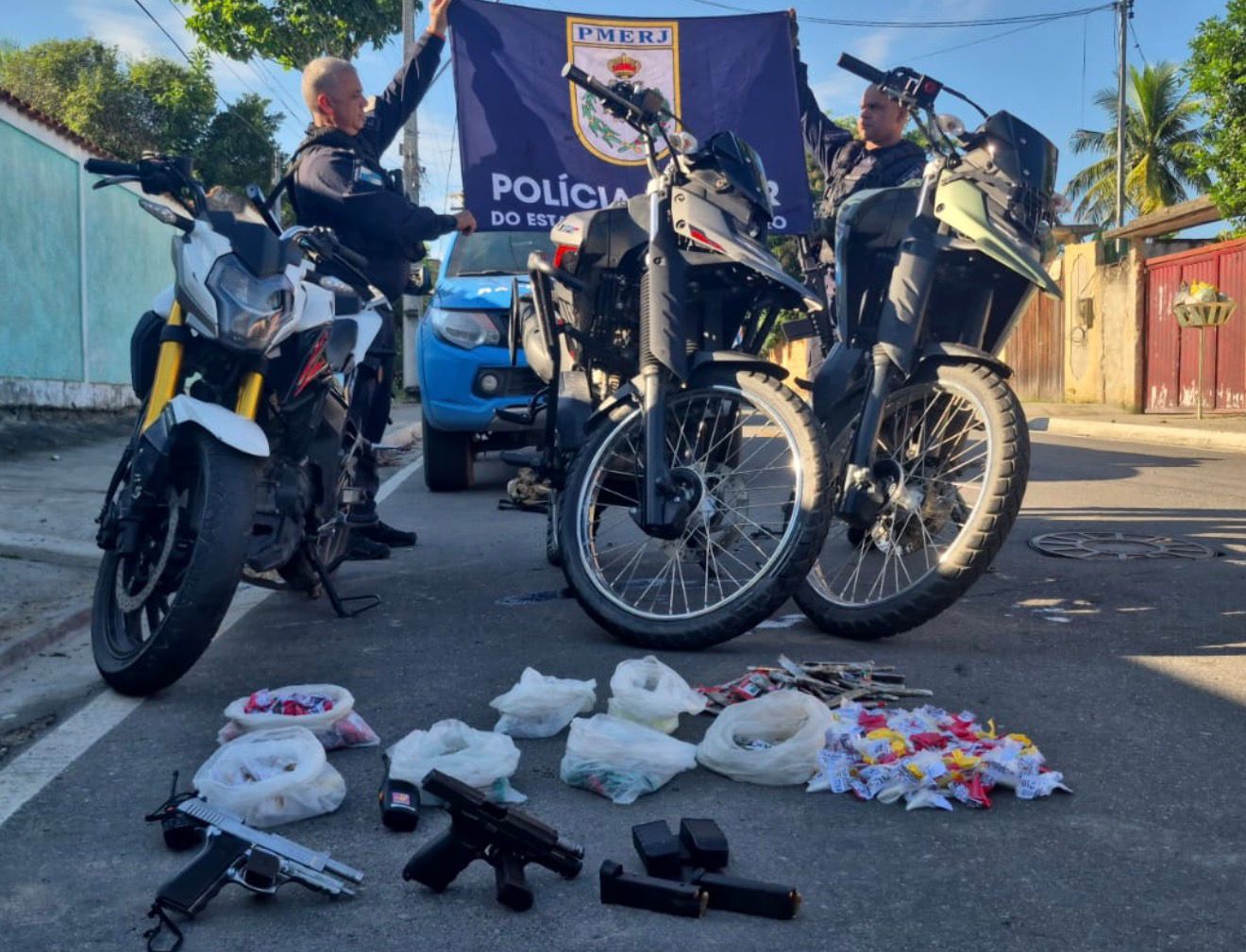 Operação do 7º BPM no Bom Retiro termina com dois presos e apreensão de armas em São Gonçalo