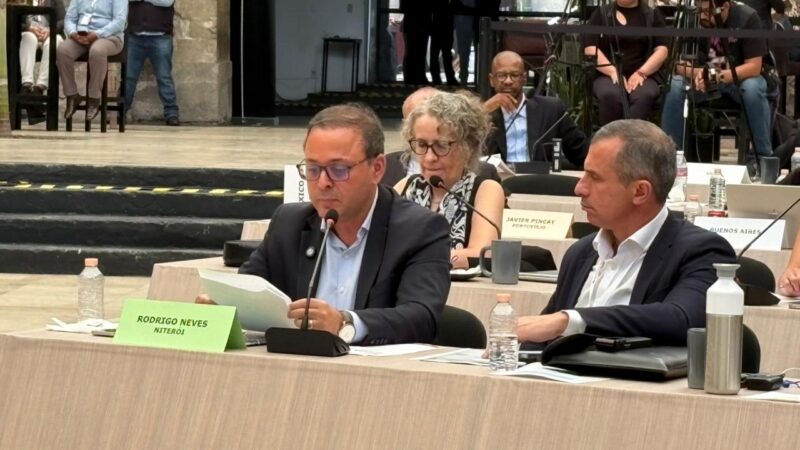 Prefeito Rodrigo Neves lança convite no México para que Niterói sedie reunião do Bureau Executivo da CGLU em 2027