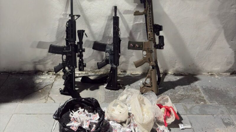 Ação do 15º BPM na manhã deste sábado termina com apreensão de 3 fuzis de Guerra em Duque de Caxias