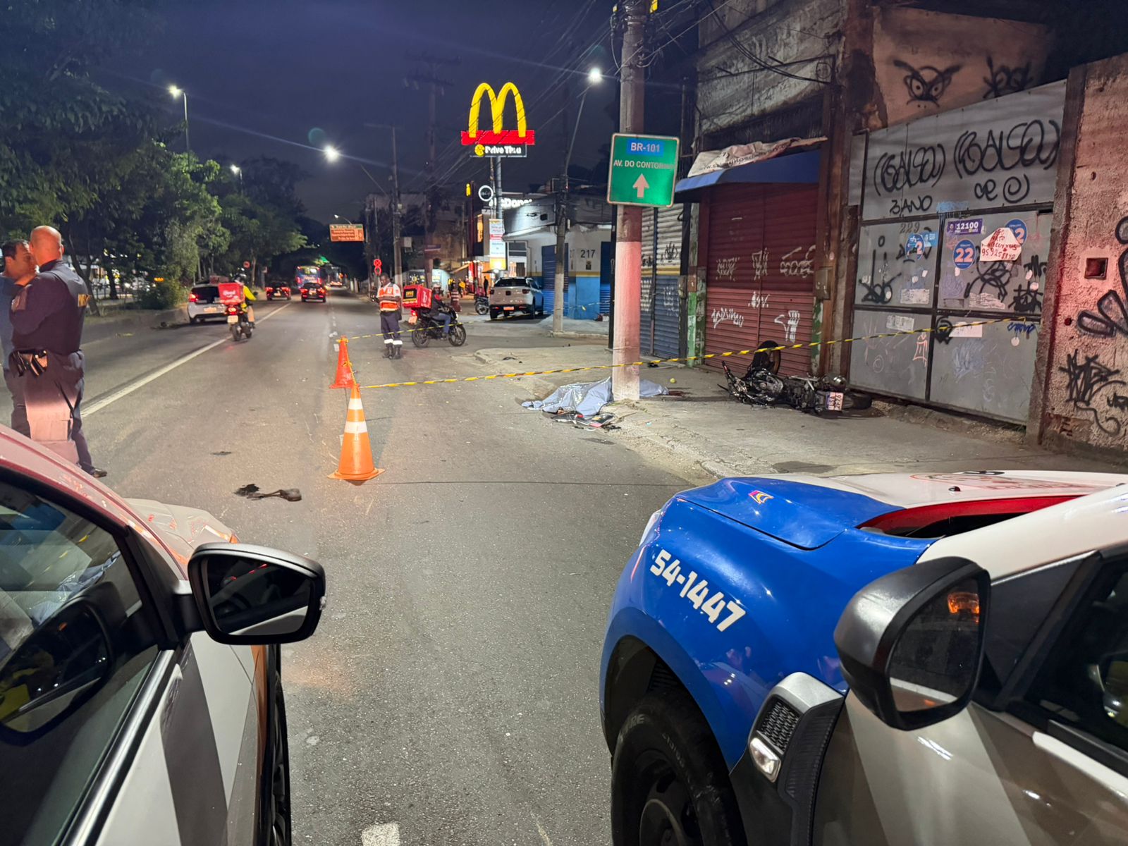 Tragédia na Alameda São Boaventura: motociclista morre após perder o controle e bater em poste