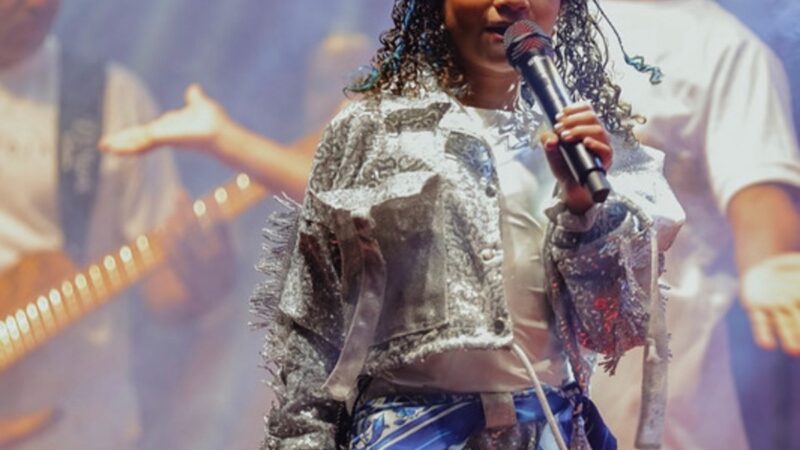 Fé e música gospel tomam as ruas de Niterói na Marcha para Jesus 