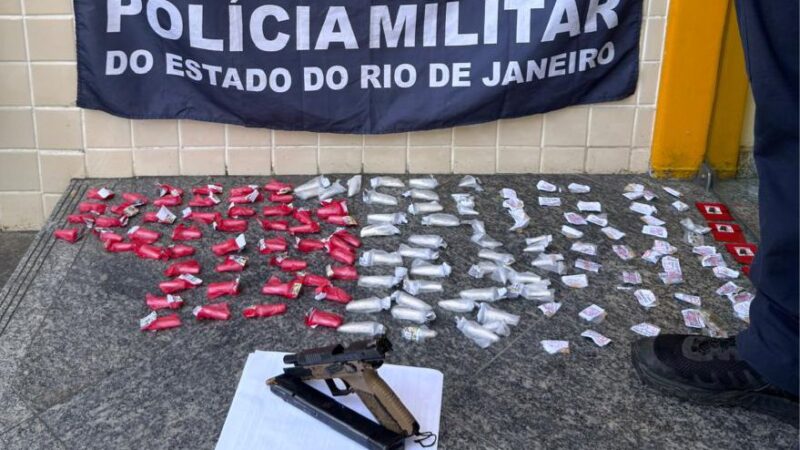 Ação do 12º BPM termina com três presos e arma apreendida no Fonseca, em Niterói