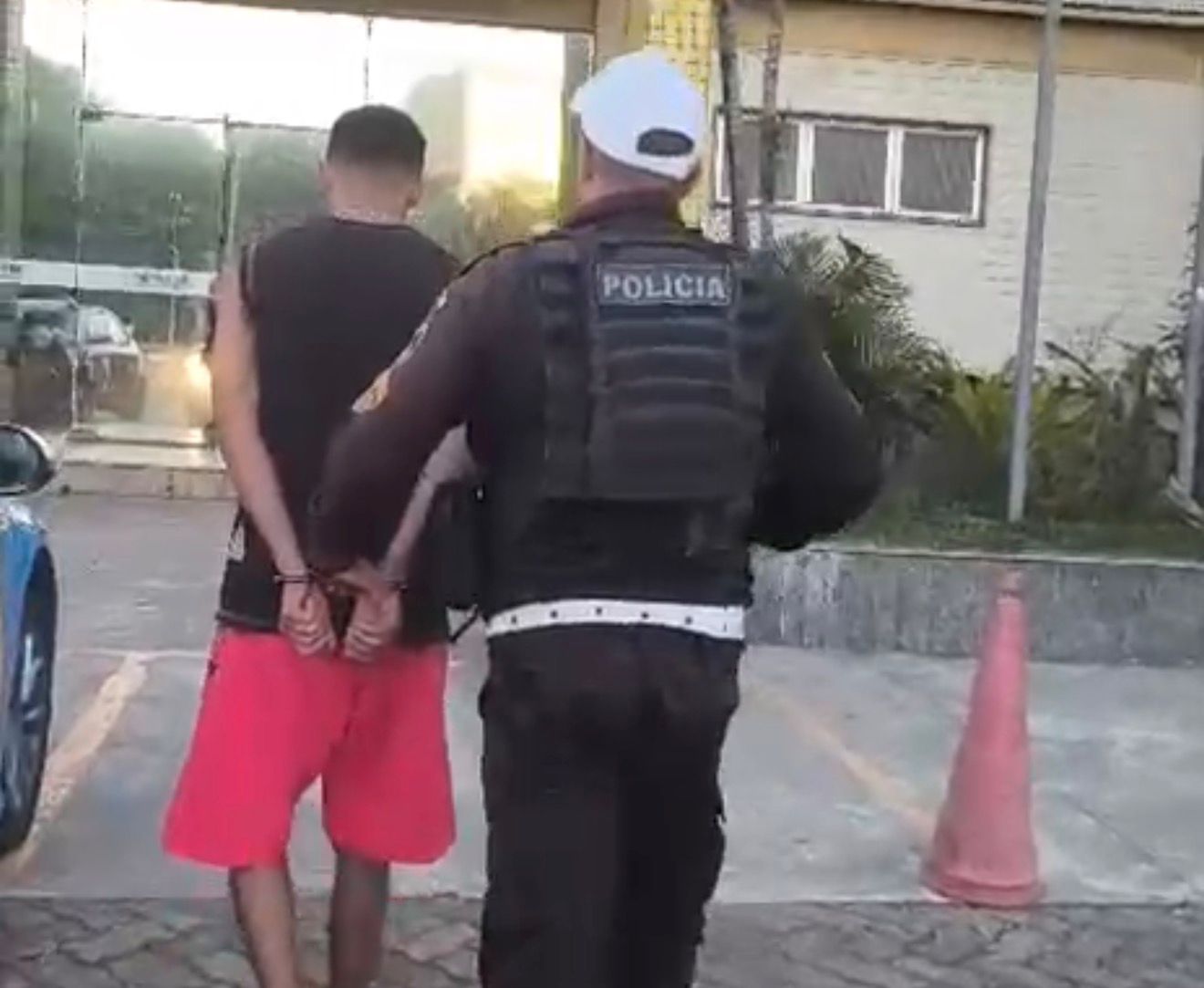 CPTran captura foragido da justiça durante fiscalização na RJ-106, em Rio das Ostras