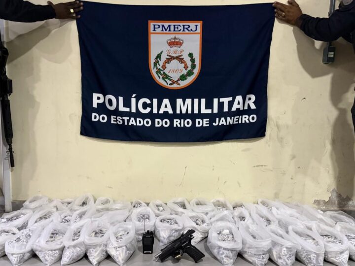 7º BPM reage a ataque, entra em confronto e prende criminoso com grande carga de drogas em São Gonçalo