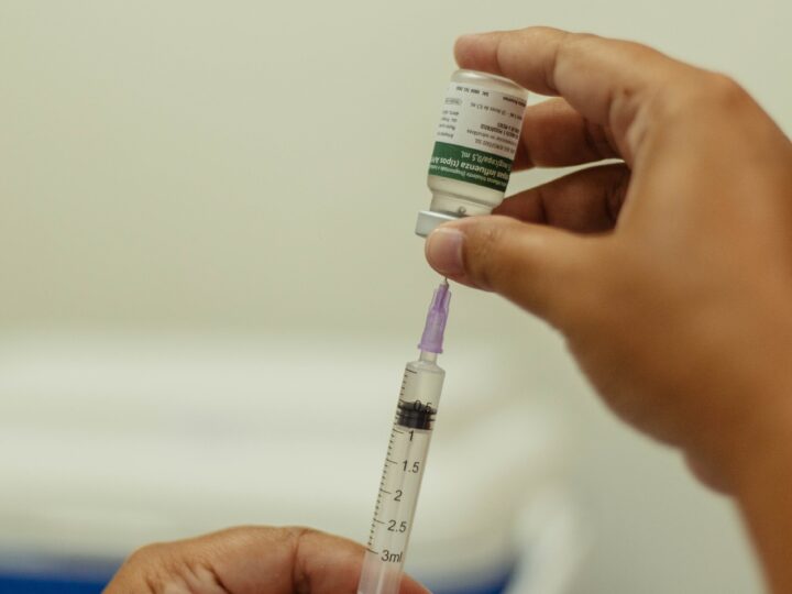 Prefeitura de Maricá promove vacinação contra a gripe na Casa da Terceira Idade