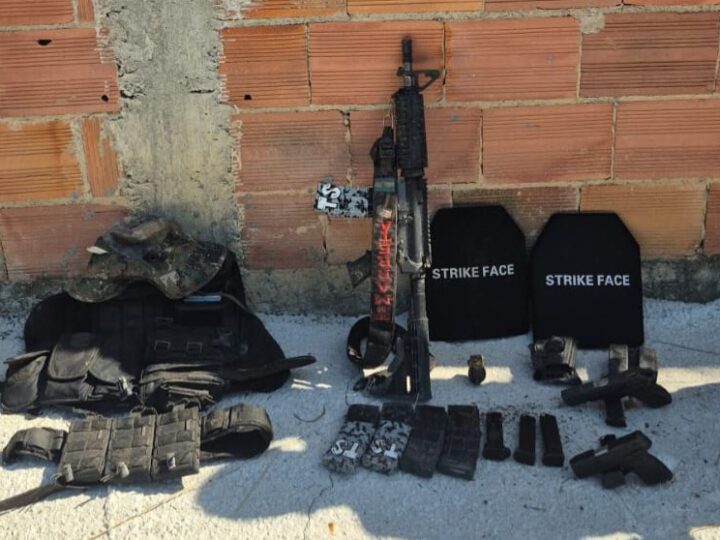 Operação do 7º BPM apreende fuzil, granada e prende quatro no Brejal