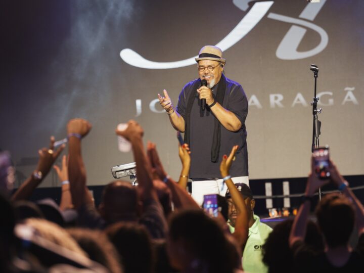 Jorge Aragão anima a tradicional Festa do Trabalhador, em Niterói