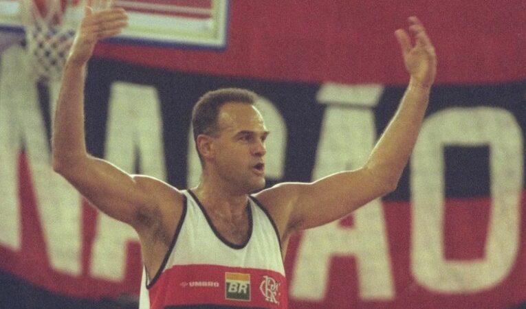 Morre Oscar Schmidt, lenda do basquete mundial, aos 68 anos