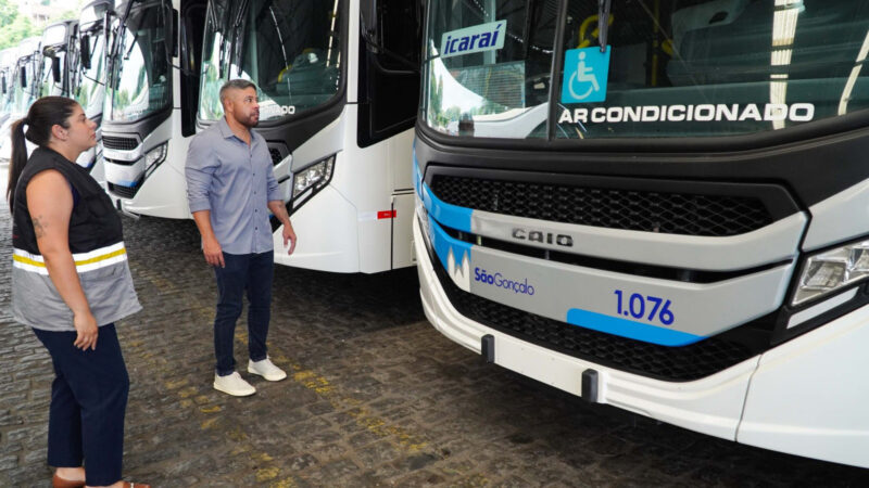 Prefeitura de São Gonçalo acompanha entrega de 30 novos ônibus municipais com ar-condicionado