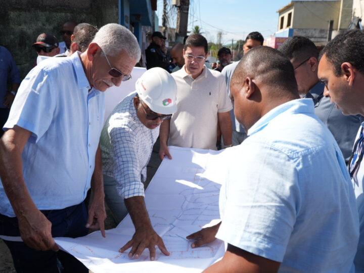 Prefeito Capitão Nelson vistoria obras em andamento em Itaúna