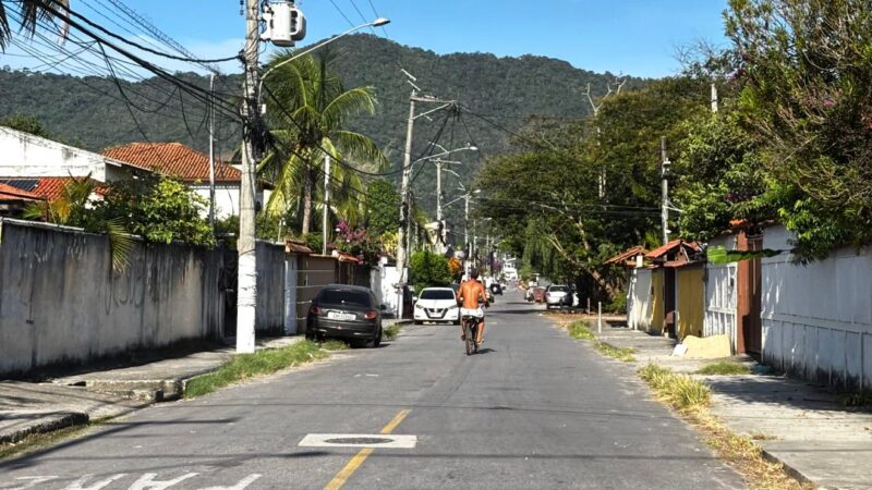 Policial do Segurança Presente é baleado durante patrulhamento no Engenho do Mato, em Niterói.