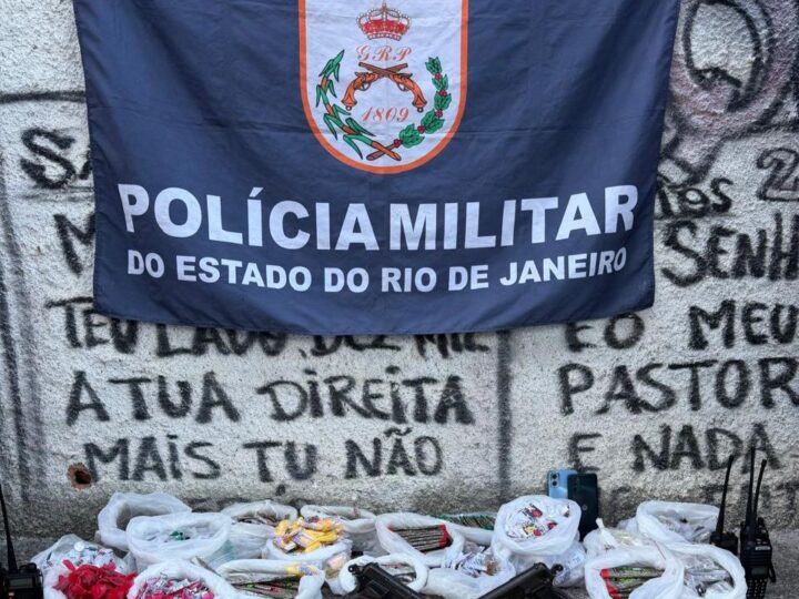 7º BPM prende três homens armados e apreende motos roubadas durante operação no Brejal, em São Gonçalo