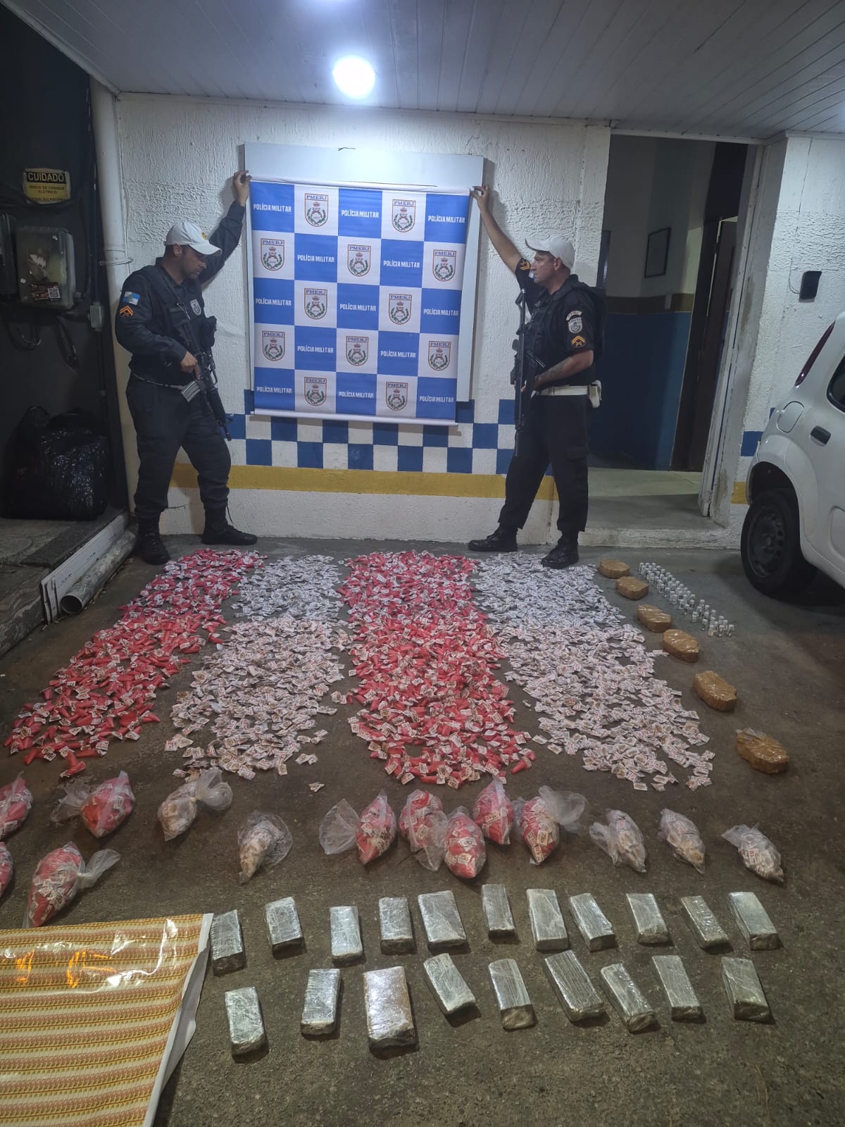 CPtran grande apreensão de drogas na Via Lagos termina com homem preso em flagrante