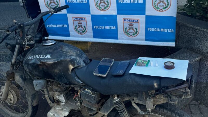 Dois homens são detidos por uso de drogas após tentativa de fuga em Maricá