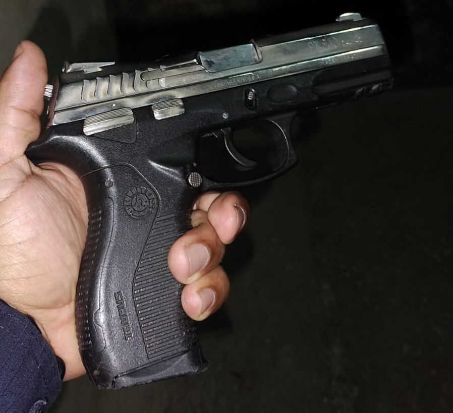 Equipes do GAT do 1º BPM acaba de prender vulgo “Paraíba” no Morro do Castro