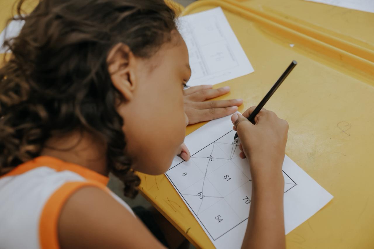 Educação de Niterói lança programa Conectando Saberes para fortalecer o ensino de Matemática