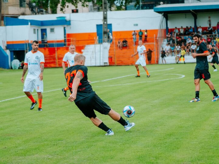 Itaboraí 193 anos: Futebol dos Amigos reúne craques e leva amantes do esporte ao Alzirão