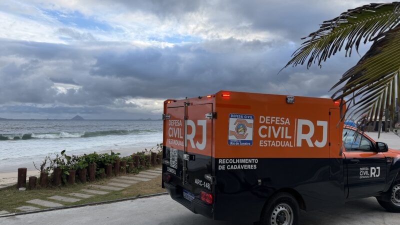 Corpo de mulher é encontrado na praia de Piratininga, em Niterói