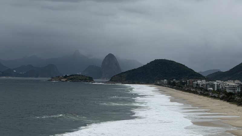 RESSACA ATINGE NITERÓI E LITORAL DO RJ