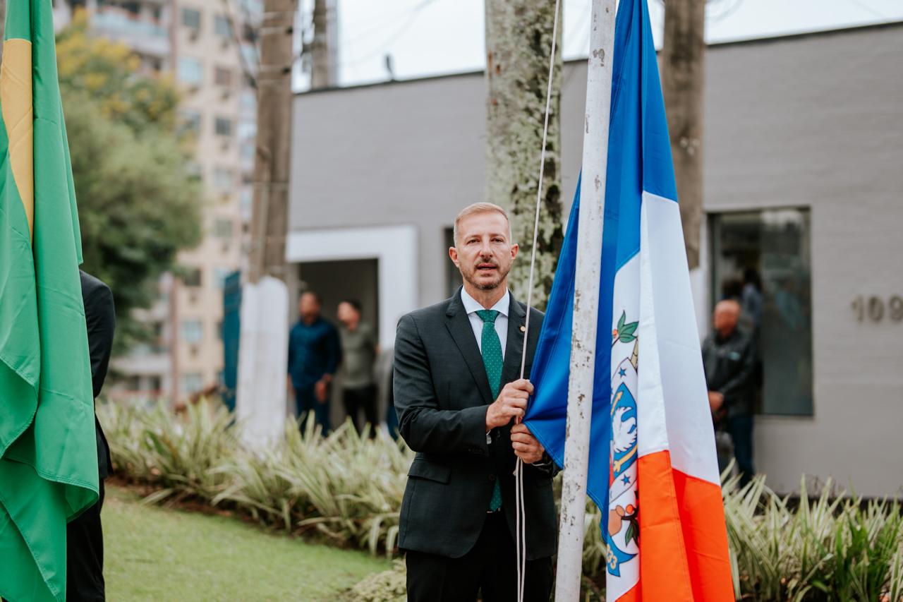 Itaboraí celebra 193 anos de emancipação com hasteamento das bandeiras e tradicional Desfile Cívico
