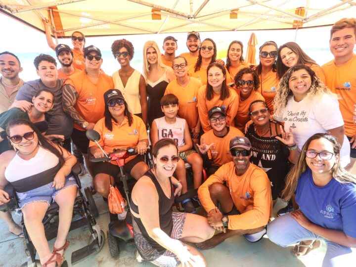Secretária nacional dos Direitos da Pessoa com Deficiência participa de café da manhã especial do projeto Praia Sem Barreiras