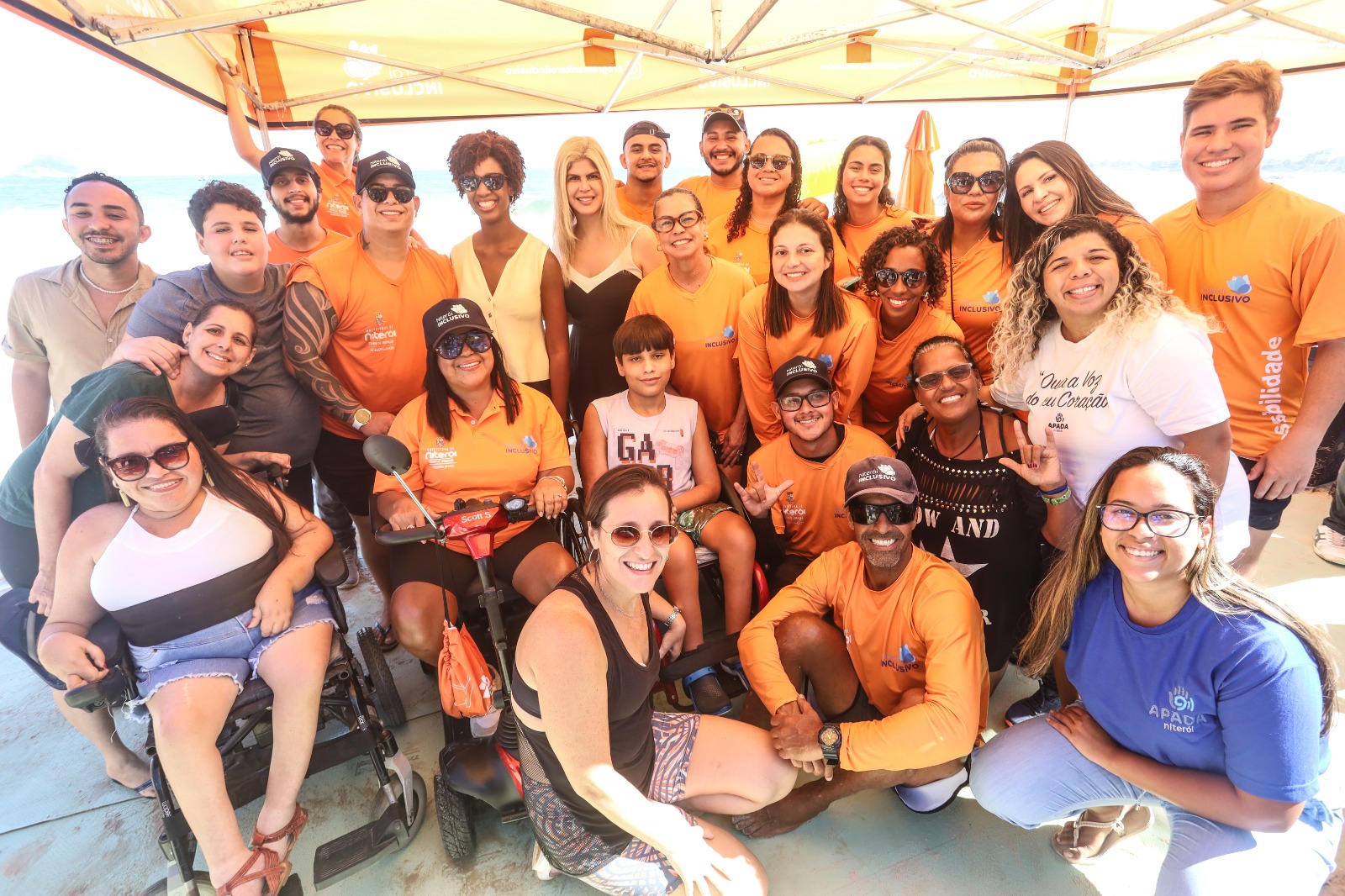 Secretária nacional dos Direitos da Pessoa com Deficiência participa de café da manhã especial do projeto Praia Sem Barreiras
