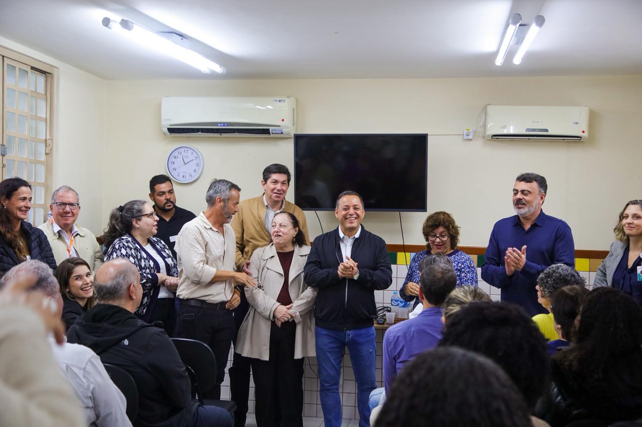 Rodrigo Neves acompanha obras da nova farmácia do Getulinho e reforça papel da atenção básica no Fonseca
