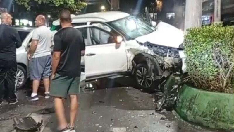Suspeitos fogem de abordagem do 12º BPM, não obedecem ordem de parada e provocam grave acidente no Largo da Batalha